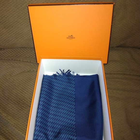 ❤️HERMES Mens Vintage 100% Silk Fringed Shawl Scarf with Box 57x36